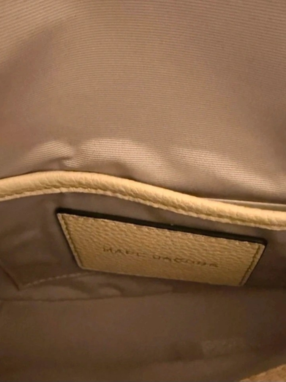 Marc Jacobs Pebbled Cream Crossbody with Turn Lock - Picture 3 of 4